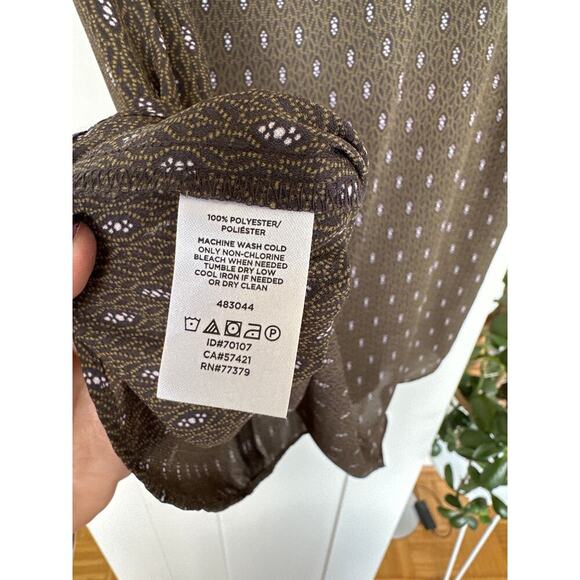 LOFT, Women's Sleeveless Lightweight Blouse, Size XS, EUC - Picture 4 of 4